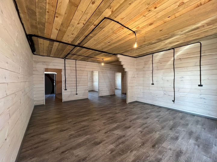 Дом 160 м² на участке 12,8 сот.