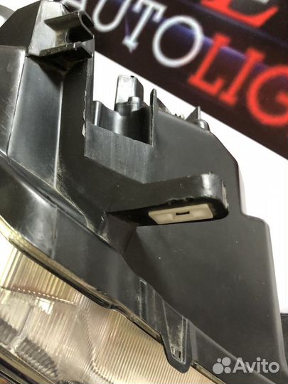 Фара Nissan Patrol Y62 2014-2017 правая