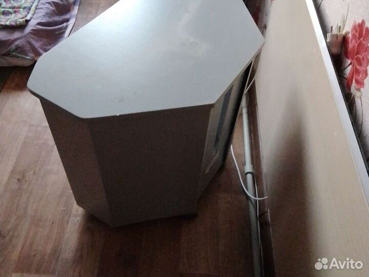 Тумба подставка под телевизор