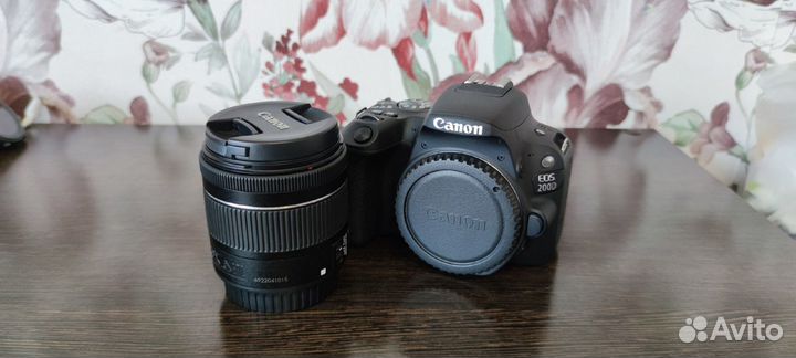 Canon EOS 200D зеркалка + Kit Canon18-55 STM