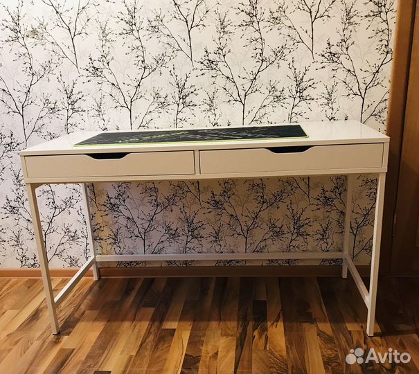 Компьютерный стол IKEA