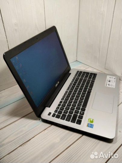 Мощный Аsus 15.6 c SSD и 2 Карты для игр и програм