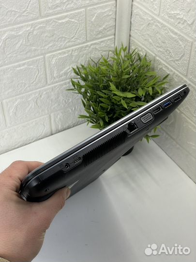 Ноутбук Asus 4ядра/Nvidia Geforce/ SSD