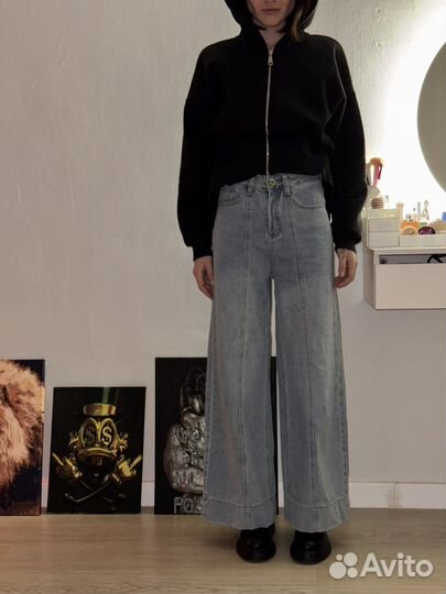 Джинсы широкие