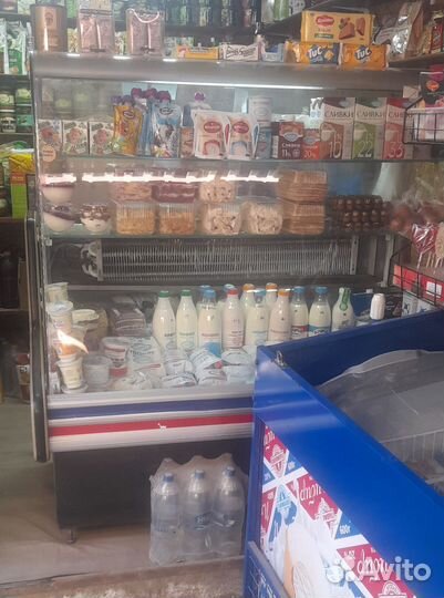 Холодильная витрина для кондитерской