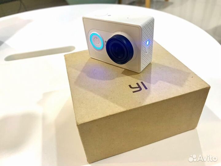 Экшн-камера YI Action Camera Basic Edition