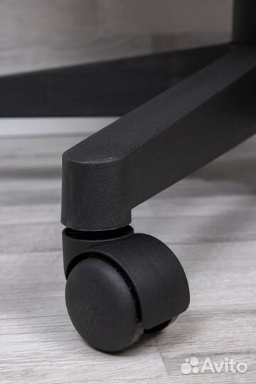 Кресло из экокожи