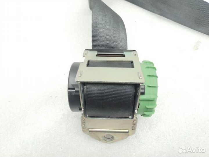 Ремень безопасности задний Skoda Octavia A5 1.8