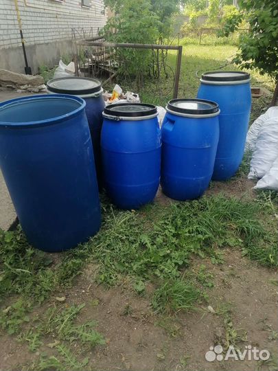 Железная бочка чистая. Пластиковая бочка 220л