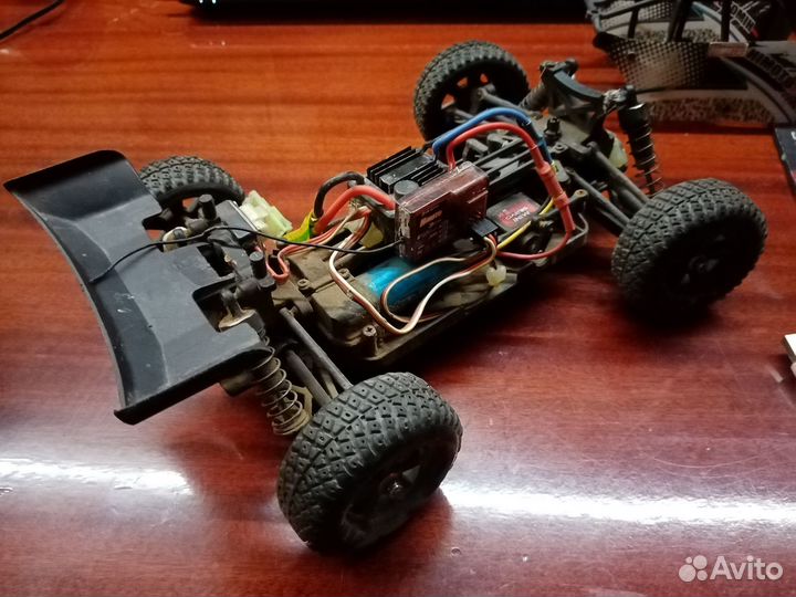 Радиоуправляемая бесколлекторная Himoto E18DB