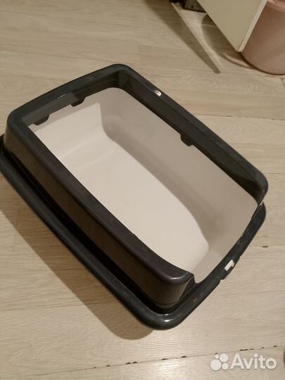 Лоток для кошек большой и поменьше