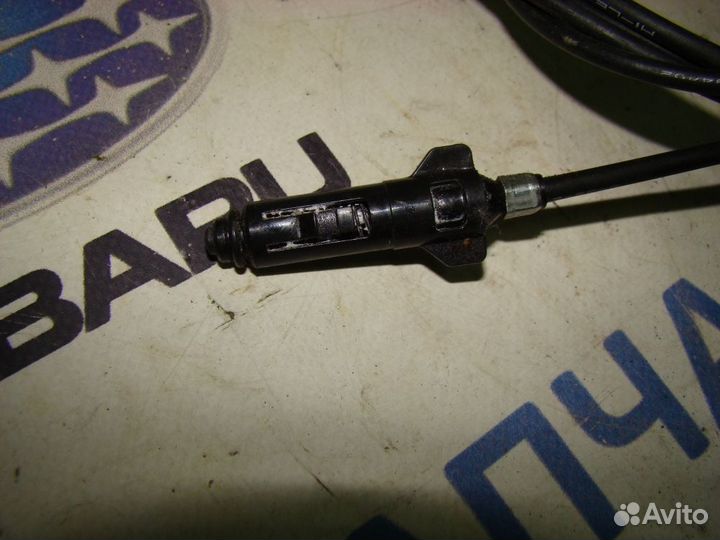 Трос лючка топливного бака XV GP7 2013 (1000 мелоч