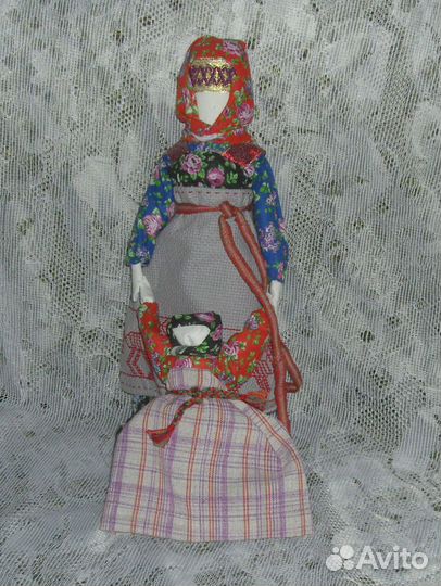 Текстильная кукла в русском народном костюме