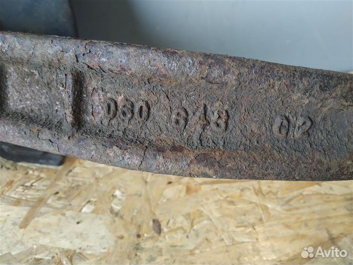 Кулак передний правый Mercedes Ml-Class W164