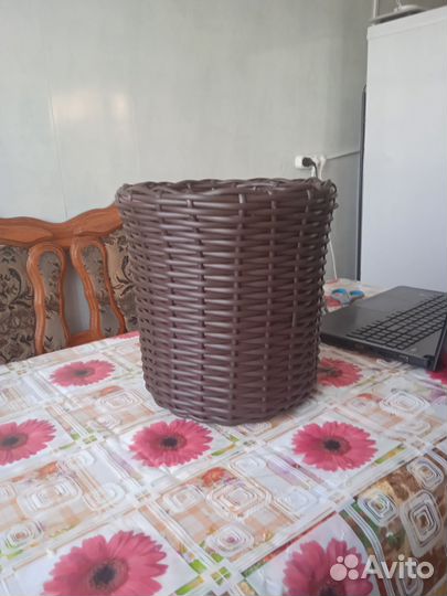 Плетеная корзина кашпо
