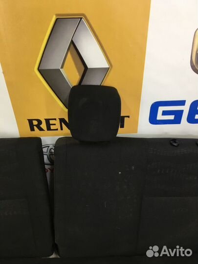 Сиденье заднее Спинка Диван Renault sandero Лев, П