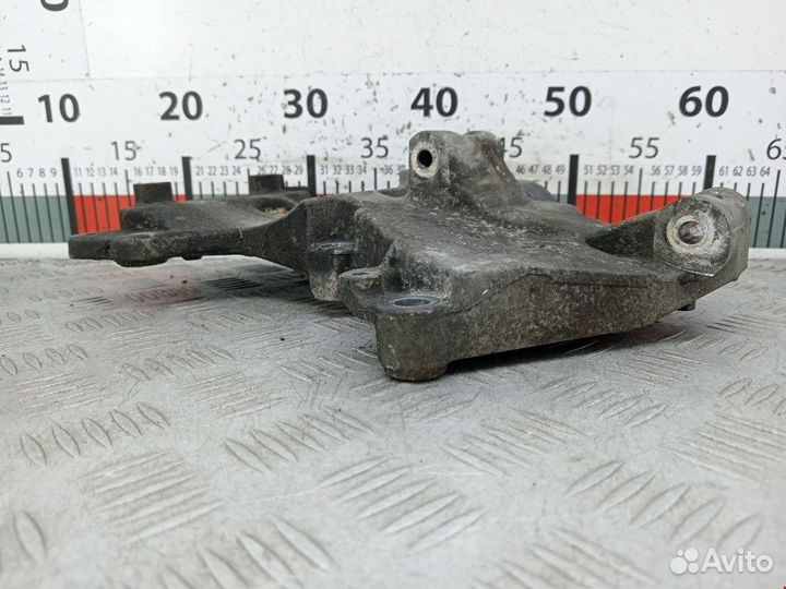 Кронштейн генератора для Renault Modus 820058132
