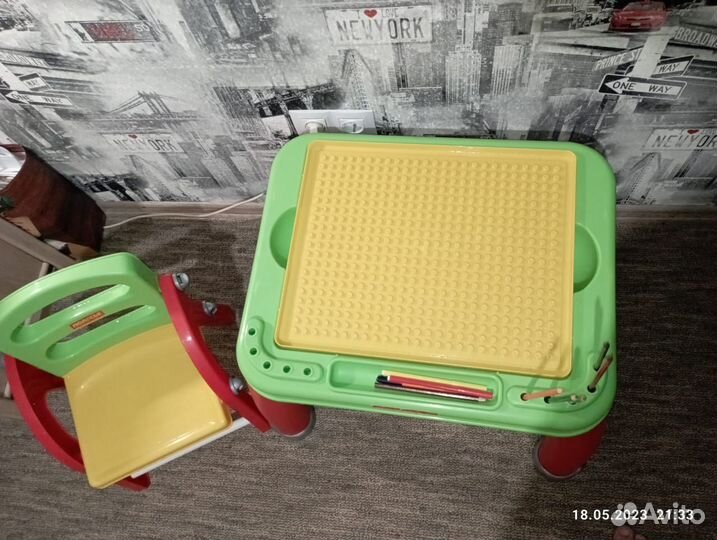 Детский столик и стульчик