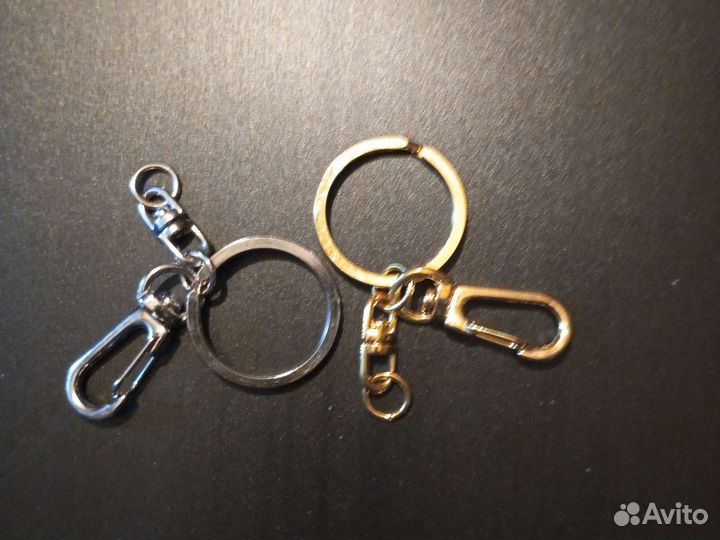Кольцо для ключей с карабином