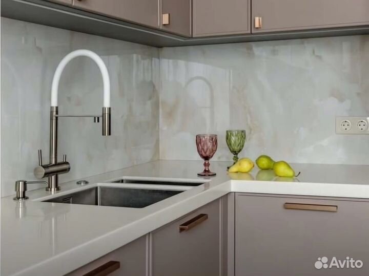 Большой кухонный гарнитур