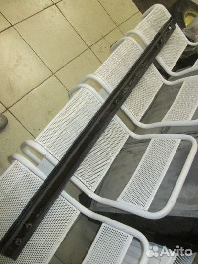 Крепеж рейлинга передний правый Suzuki Grand Vitar