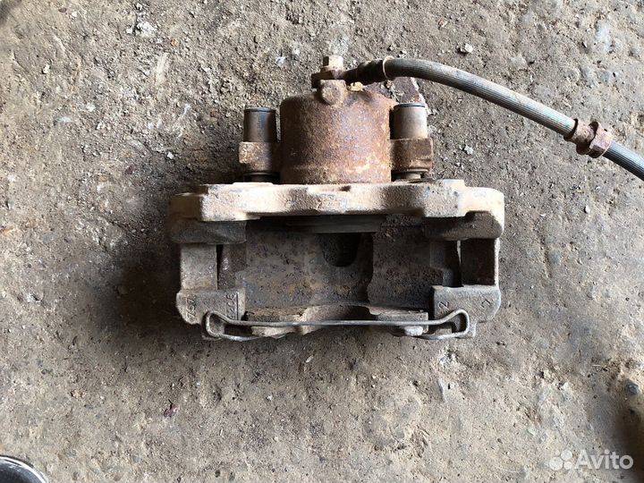 Opel astra h Суппорт