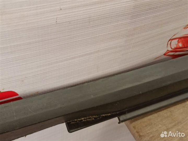 Накладка порога кузова - наружная облицовка правая