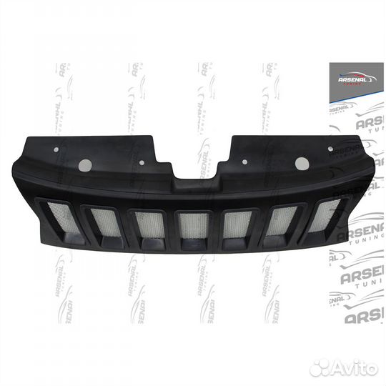 Решетка радиатора Cherokee style на Renault Duster