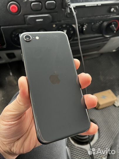 iPhone SE (2020), 64 ГБ