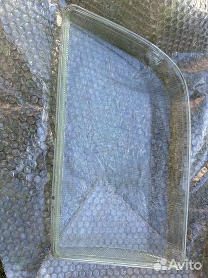 Стекло правое фары mersedes w140