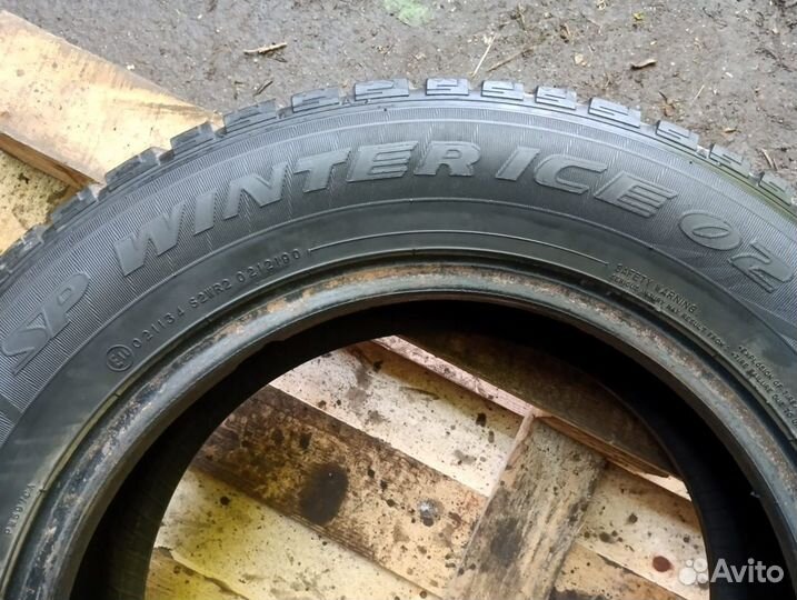 Dunlop SP Winter Ice 02 195/65 R15 95T