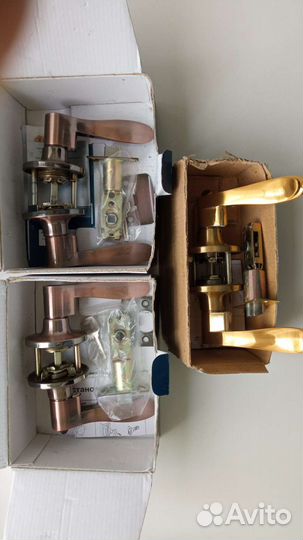 Дверные ручки с защелкой