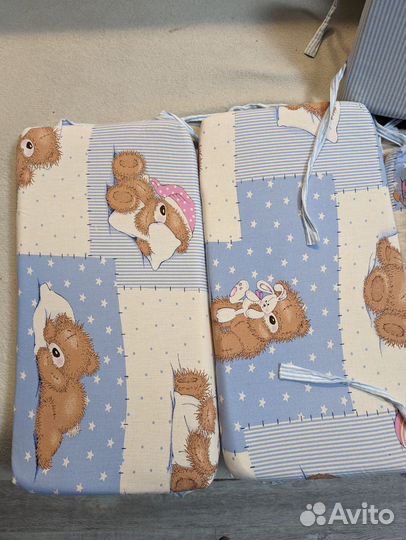 Бортики в кроватку с постельным бельём