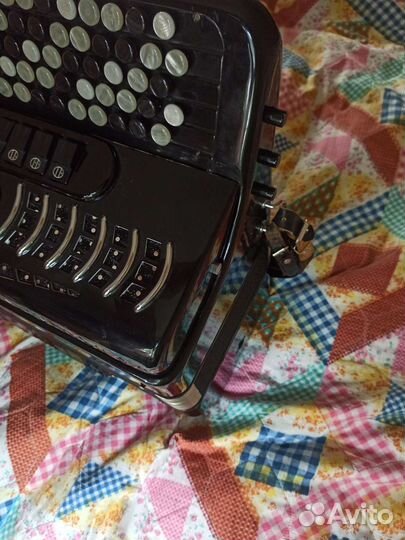 Баян готово-выборный 3х- голосный