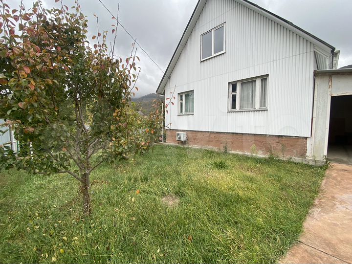 Дом 160 м² на участке 6 сот.