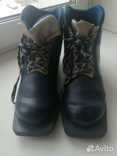 Лыжные ботинки 40р