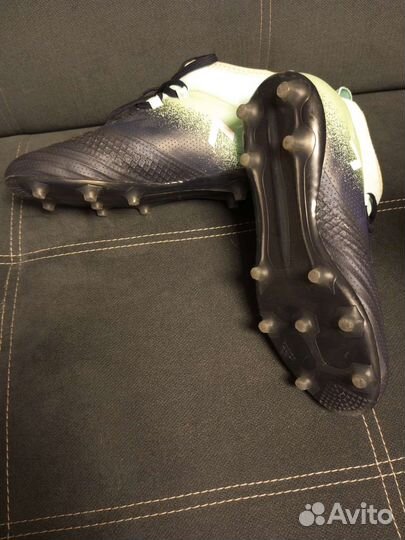 Футбольный буцы