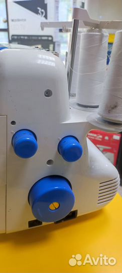 Швейная машинка оверлок Comfort 550(Глобус)