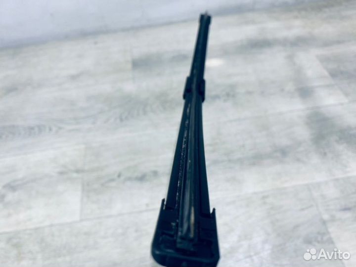 Поводок стеклоочистителя правый Renault Logan 2