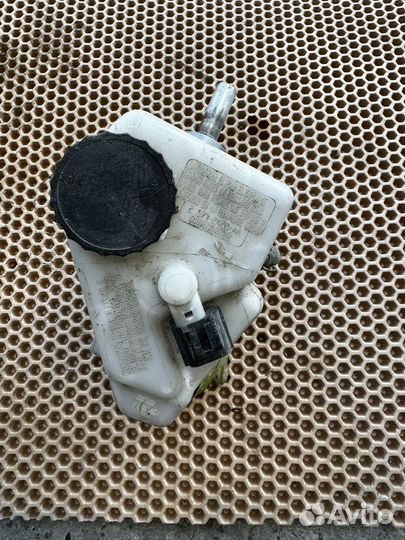 Главный тормозной цилиндр Ford mondeo 3