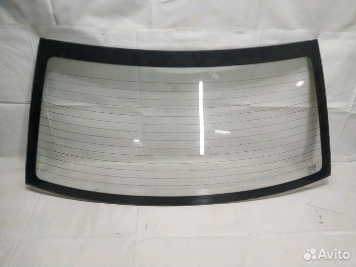 Hyundai Accent заднее стекло