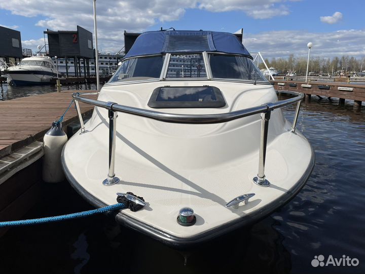 Аренда 10 местной яхты/катера. Прогулки на катере