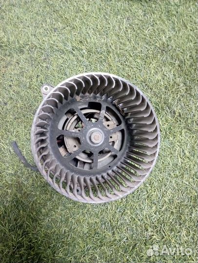 Моторчик отопителя Ford Focus 1 хетчбек 5дв. 1.4