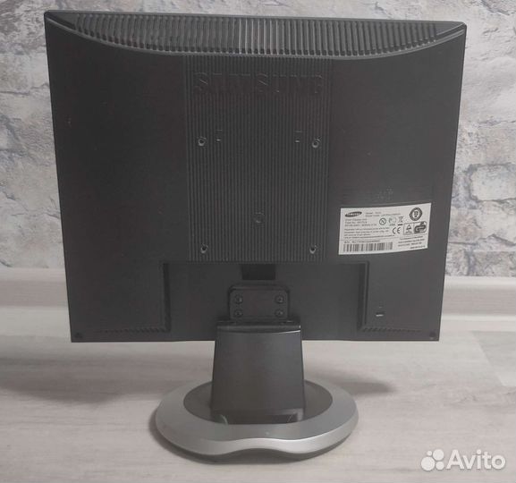 Монитор Samsung SyncMaster 721n