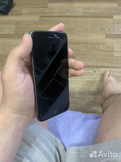 iPhone 8, 64 ГБ