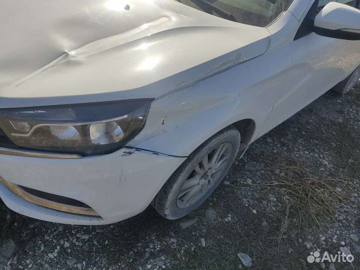 Капот на LADA vesta