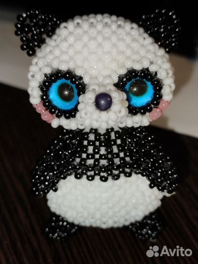 Панда. амигуруми из бисера