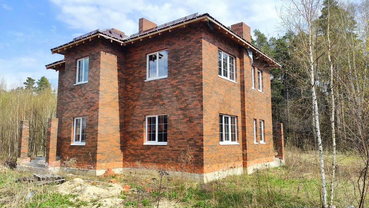 Коттедж 200 м² на участке 7 сот.