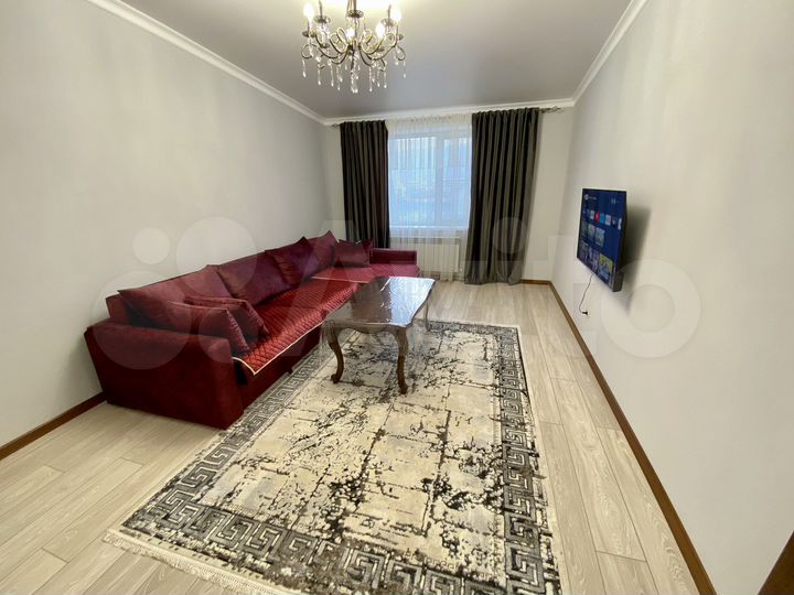 3-к. квартира, 90 м², 8/8 эт.