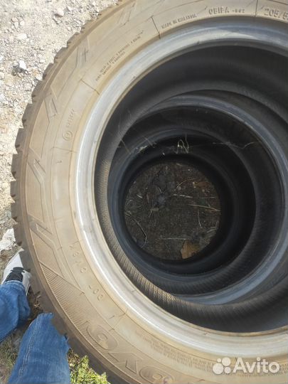 Toyo Observe Ice-Freezer 205/55 R16